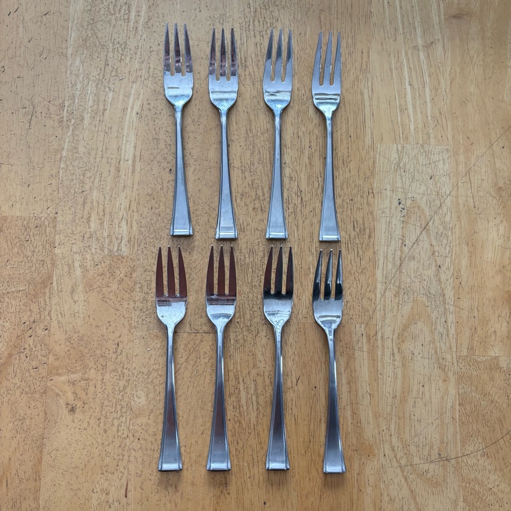 Tomodachi ANSLEIGH 18/10 China‎ Stainless Flatware Eight Salad Forks 6.5”